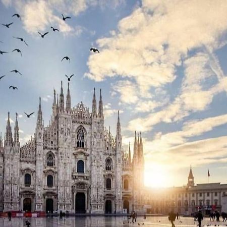 Ad Un Passo Dal Duomo Elegante Appartamento Wifi 米兰 外观 照片